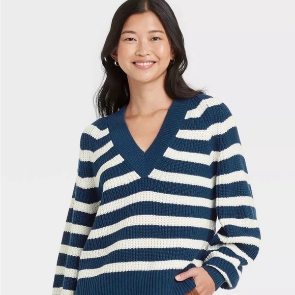 NWT sweater from Target - Picture 1 of 4